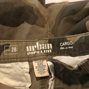 Urban pipeline cargo shorts Sz 28